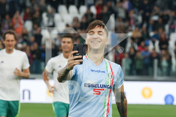 2019-05-27 - Selfie per Briga in attesa del calcio d´inizio - PARTITA DEL CUORE 2019 - OTHER - SOCCER
